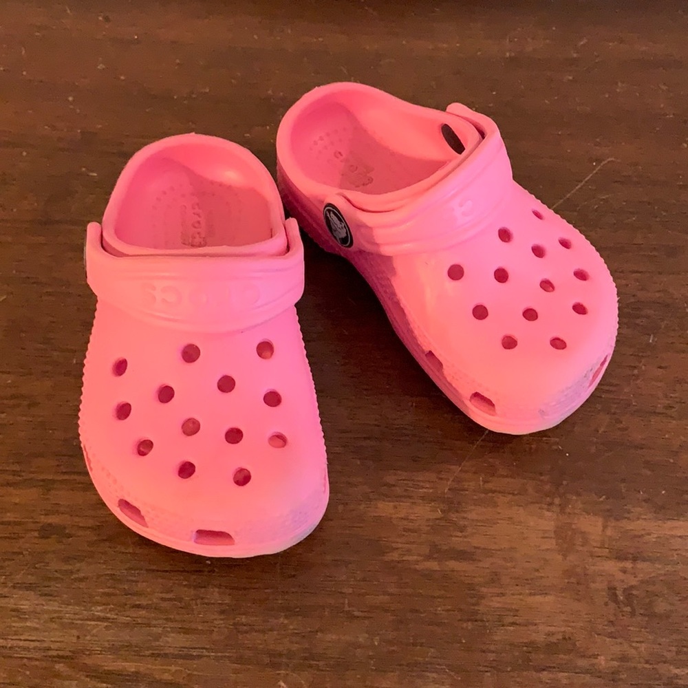 Toddler size 6 Pink Crocs